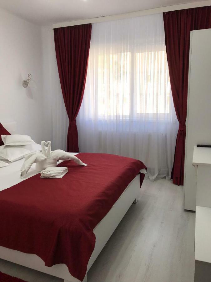 Apartament Mont Blanc Sinaia Bagian luar foto