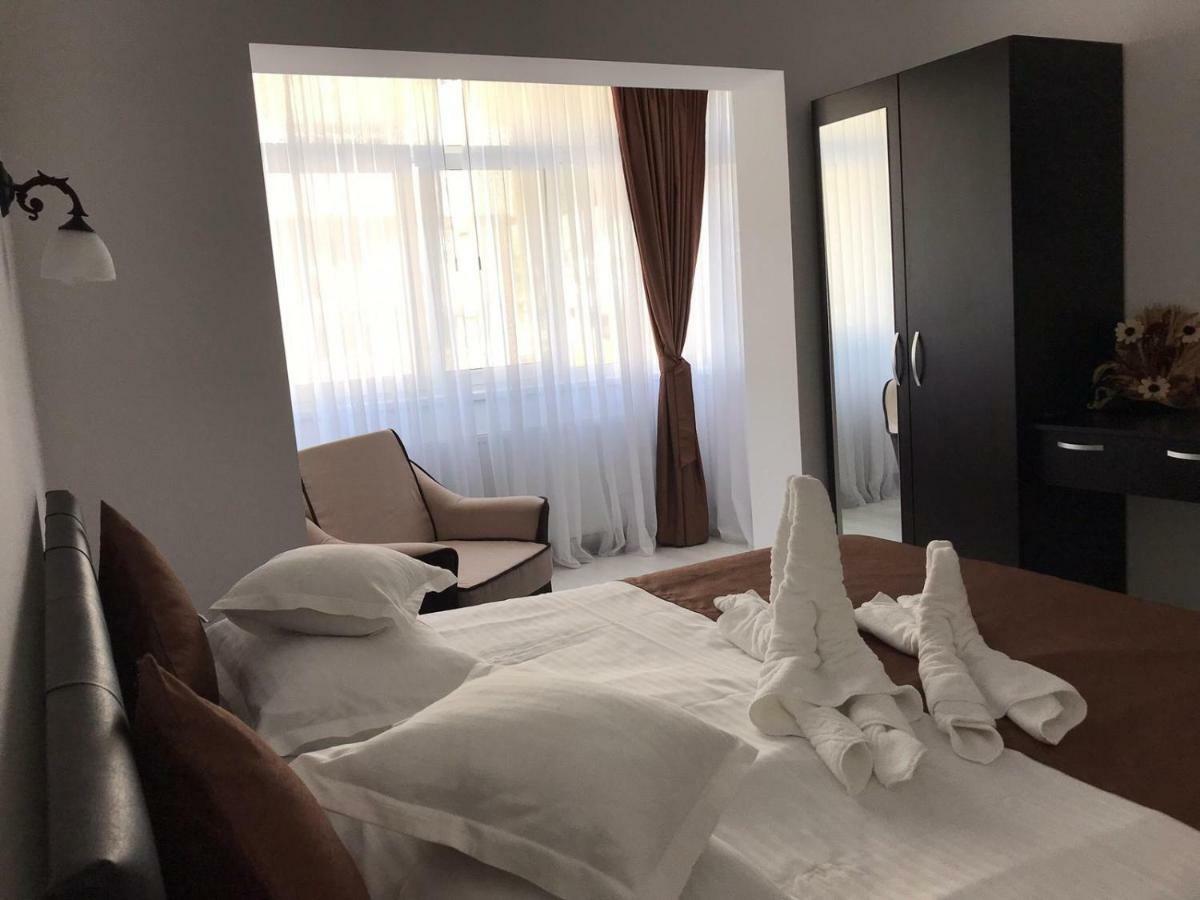 Apartament Mont Blanc Sinaia Bagian luar foto